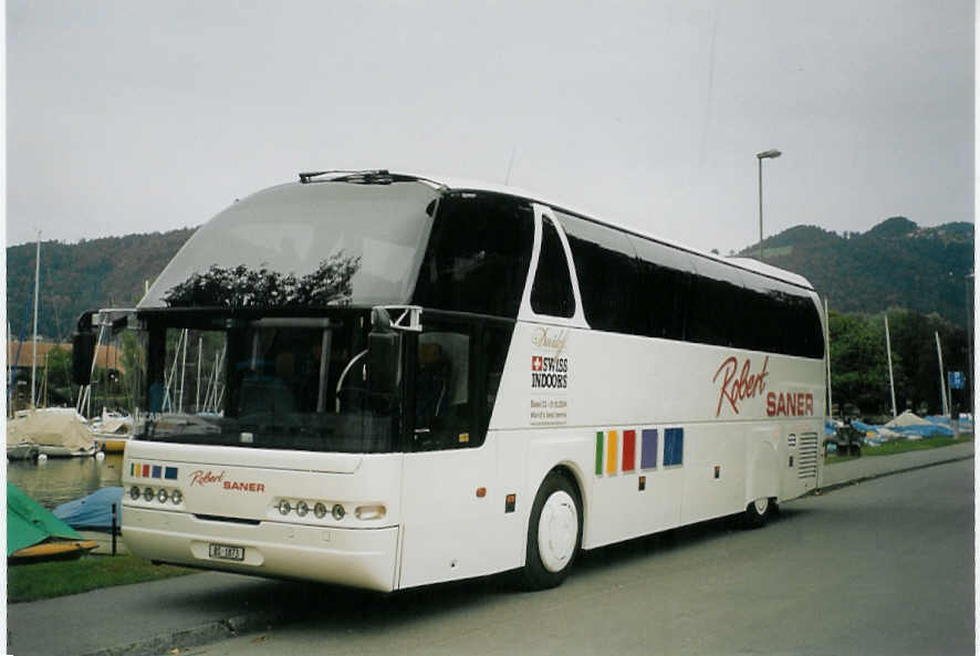 (071'205) - Saner, Basel - BS 1873 - Neoplan am 22. September 2004 in Thun, Lachen