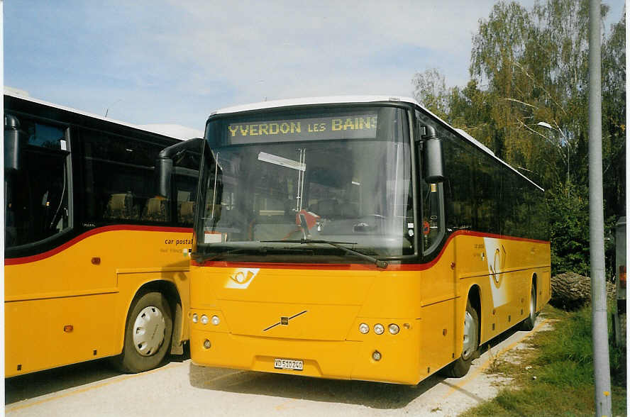 (071'404) - CarPostal Vaud-Fribourg - VD 510'240 - Volvo (ex P 25'161) am 3. Oktober 2004 in Yverdon, Garage