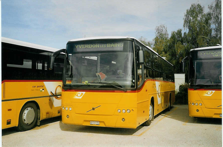 (071'406) - CarPostal Vaud-Fribourg - VD 510'316 - Volvo (ex P 25'260) am 3. Oktober 2004 in Yverdon, Garage