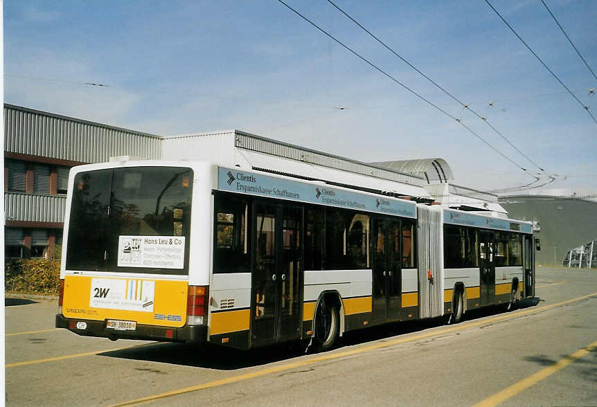 (071'621) - VBSH Schaffhausen - Nr. 10/SH 38'010 - Volvo/Hess am 4. Oktober 2004 in Schaffhausen, Busdepot