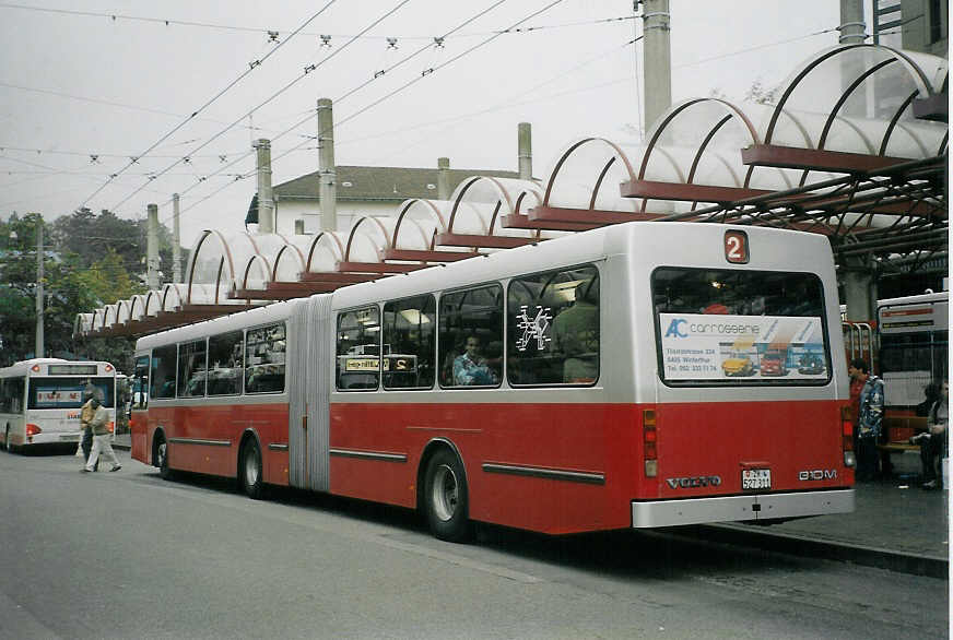 (072'135) - WV Winterthur - Nr. 311/ZH 527'311 - Volvo/Hess am 11. Oktober 2004 beim Hauptbahnhof Winterthur