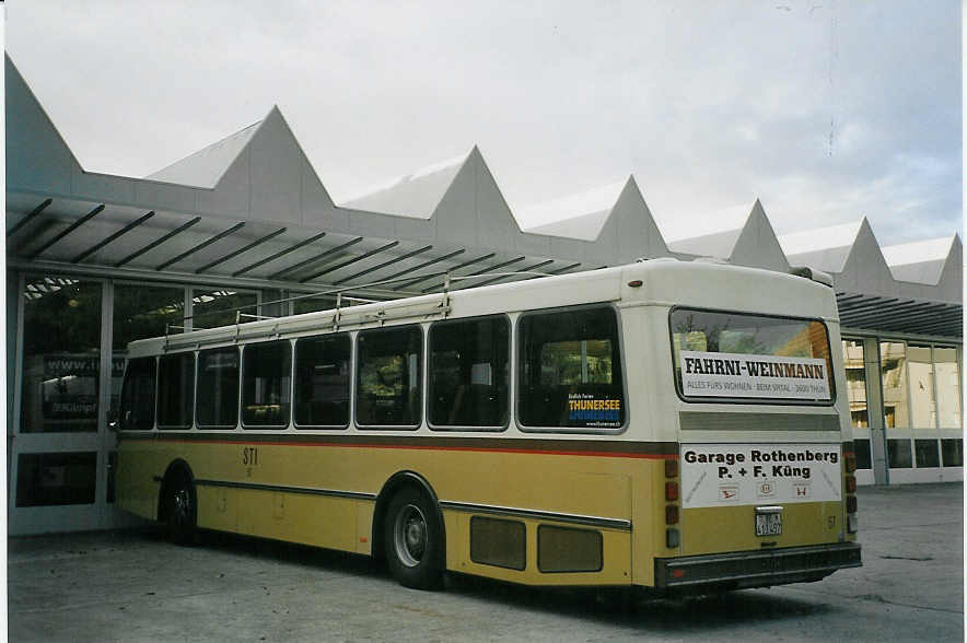 (072'212) - STI Thun - Nr. 57/BE 413'457 - Saurer/R&J am 16. Oktober 2004 in Thun, Garage