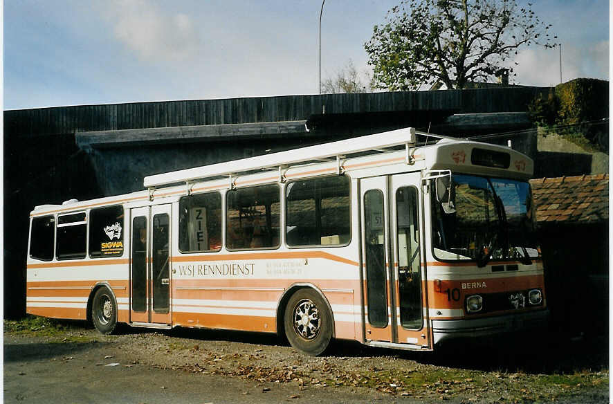 (072'603) - WSJ Renndienst, Grnen-Sumiswald - Nr. 10 - Berna/Hess (ex OAK Wangen a.A. Nr. 10) am 8. November 2004 in Grnen, Zimmereiweg