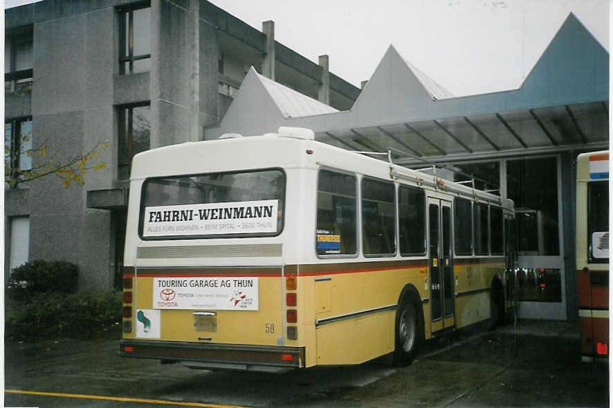 (072'614) - STI Thun - Nr. 58 - Saurer/R&J am 13. November 2004 in Thun, Garage