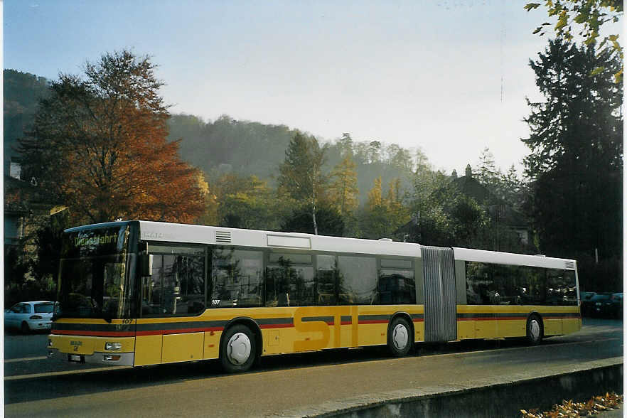 (072'621) - STI Thun - Nr. 107/BE 521'107 - MAN am 15. November 2004 bei der Schifflndte Thun