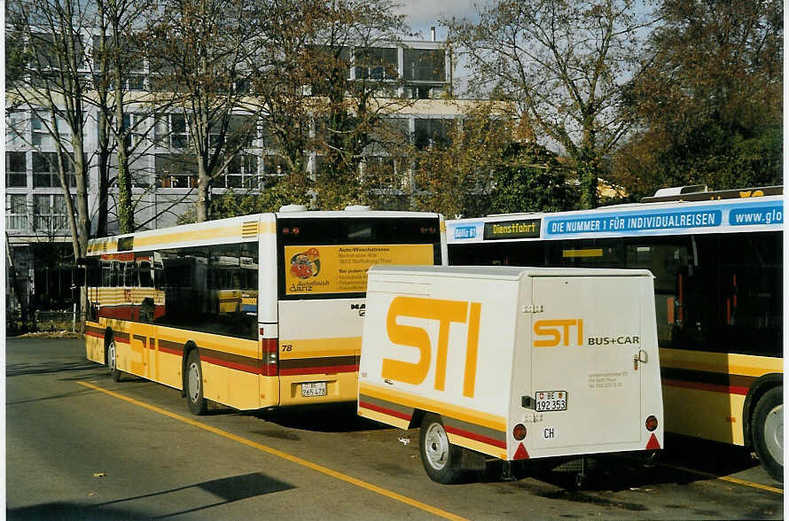 (072'627) - STI Thun - Nr. 78/BE 265'478 - + Nr. 165/BE 192'353 - Wasta Gepckanhnger (ex TSG Blumenstein Nr. 13) am 17. November 2004 bei der Schifflndte Thun