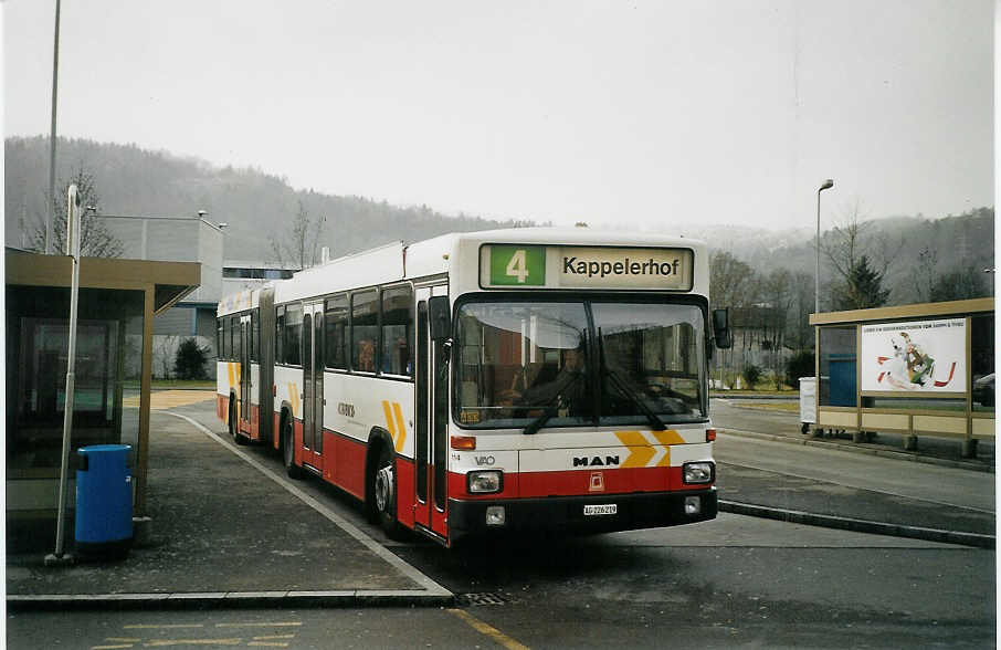 (073'411) - RVBW Wettingen - Nr. 114/AG 226'219 - MAN/R&J am 28. Dezember 2004 in Spreitenbach, Shopping Center