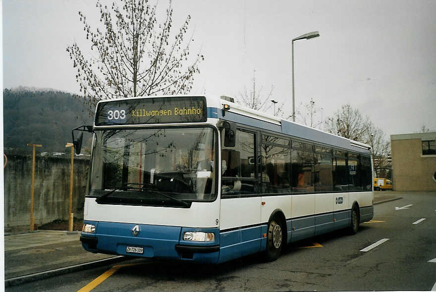 (073'421) - Limmat Bus, Dietikon - Nr. 9/ZH 726'109 - Renault (ex Hrzeler, Dietikon Nr. 34) am 28. Dezember 2004 in Spreitenbach, Shopping Center