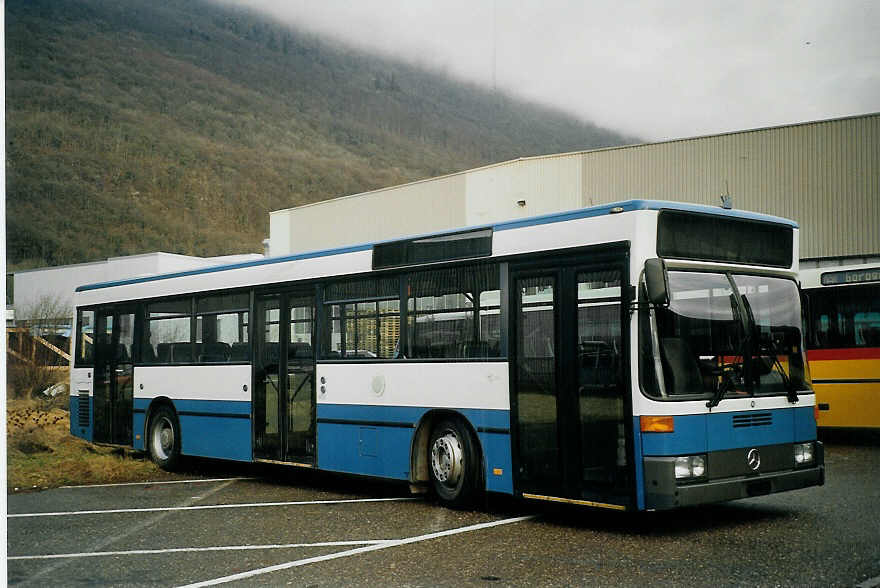 (073'705) - Knpfel, Dinhard - Mercedes (ex VZO Grningen Nr. 58; ex Schneider, Meilen Nr. 11; ex VBZ Zrich Nr. 206) am 3. Januar 2005 in Biel, Rattinbus