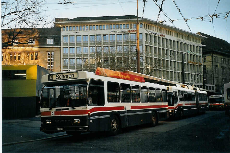 (073'806) - VBSG St. Gallen - Nr. 218/SG 141'218 - Saurer/Hess am 8. Januar 2005 beim Bahnhof St. Gallen