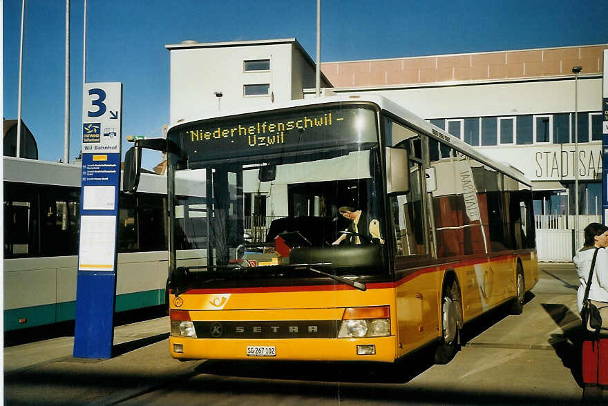 (073'907) - Schmidt, Jonschwil - SG 267'102 - Setra (ex Buner&Schmidt, Jonschwil) am 8. Januar 2005 beim Bahnhof Wil