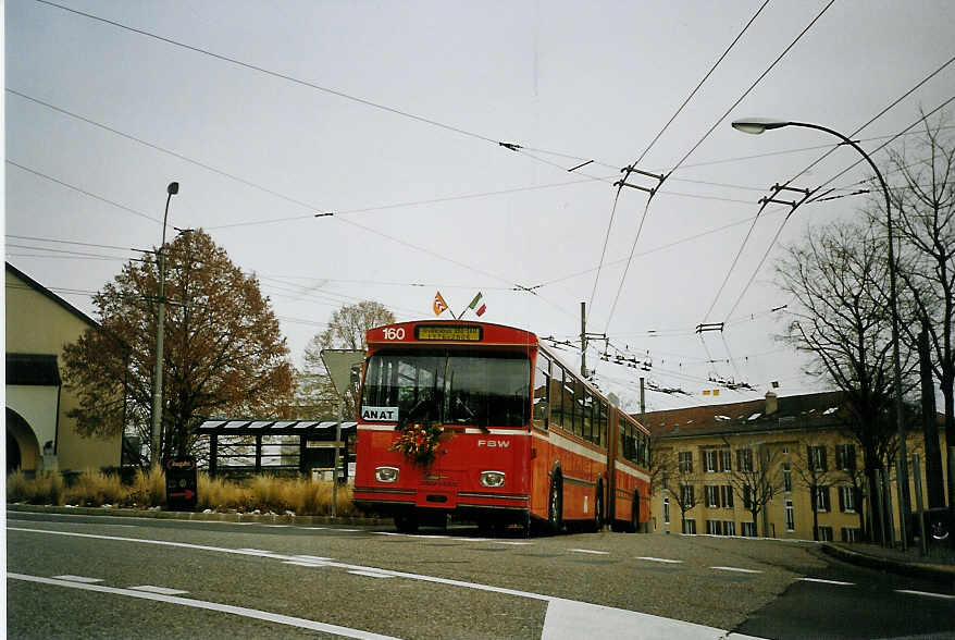 (074'203) - TN Neuchtel - Nr. 160 - FBW/Hess Gelenktrolleybus (ex Nr. 60) am 16. Januar 2005 in Neuchtel, Temple de Valangines