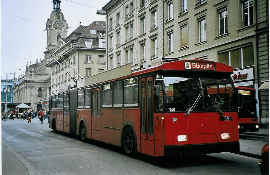 (074'517) - Bernmobil, Bern - Nr. 59 - FBW/Hess Gelenktrolleybus am 10. Februar 2005 beim Bahnhof Bern