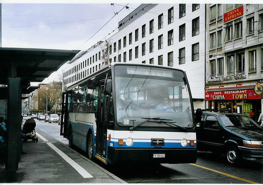 (074'620) - TPF Fribourg - Nr. 378/FR 300'421 - Van Hool (ex TF Fribourg Nr. 78) am 12. Februar 2005 beim Bahnhof Fribourg