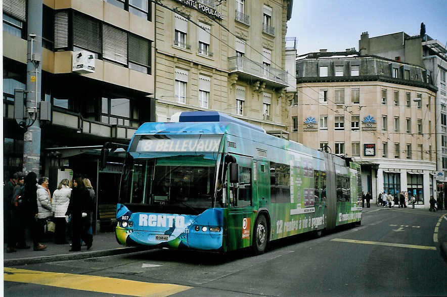 (075'118) - TL Lausanne - Nr. 807/VD 168'462 - Neoplan Gelenkduobus am 24. Februar 2005 in Lausanne, Bel-Air