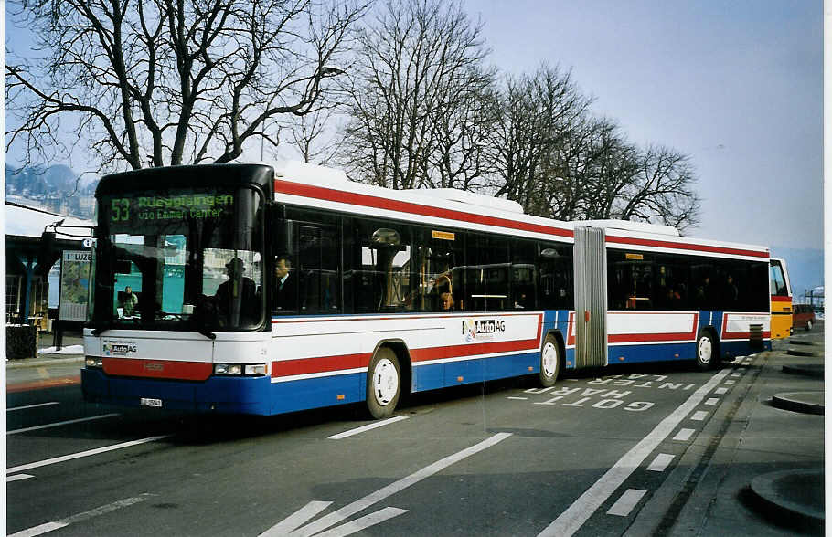 (075'216) - AAGR Rothenburg - Nr. 28/LU 15'041 - Scania/Hess am 25. Februar 2005 beim Bahnhof Luzern