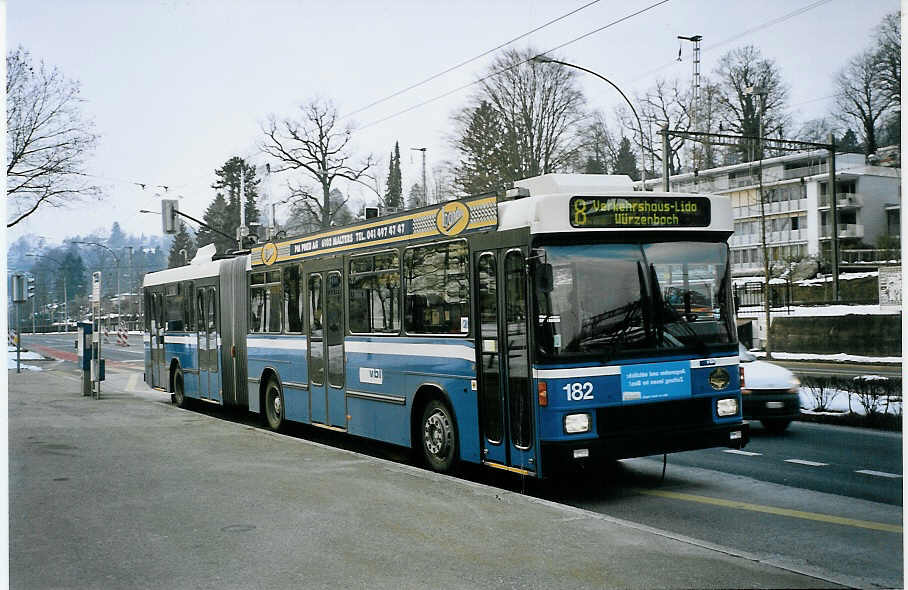 (075'318) - VBL Luzern - Nr. 182 - NAW/Hess Gelenktrolleybus am 25. Februar 2005 in Luzern, Verkehrshaus