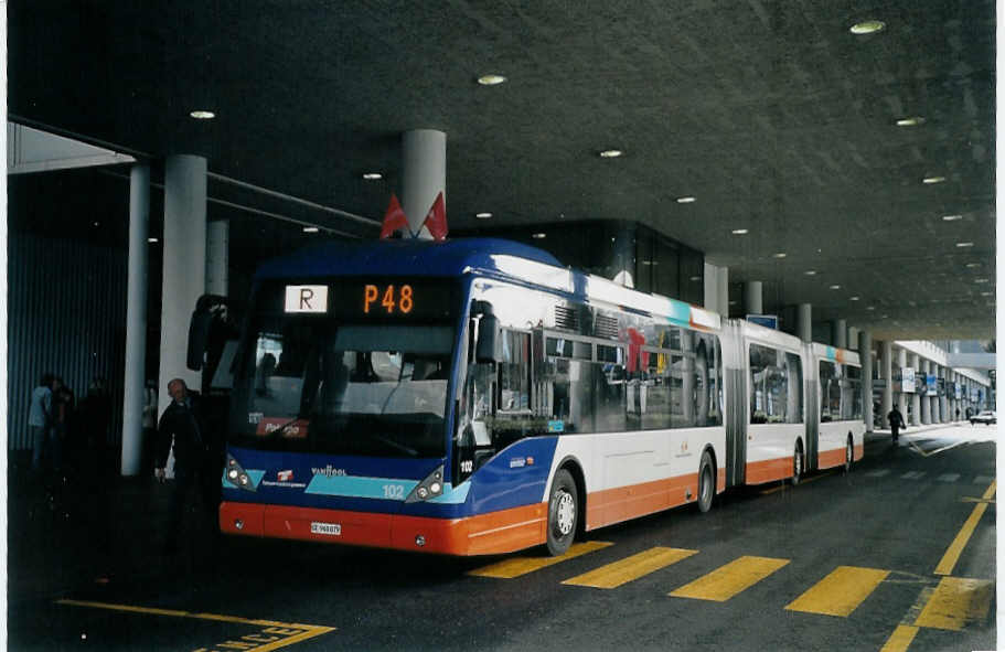 (075'434) - TPG Genve - Nr. 102/GE 960'079 - Van Hool am 6. Mrz 2005 in Genve, Palexpo