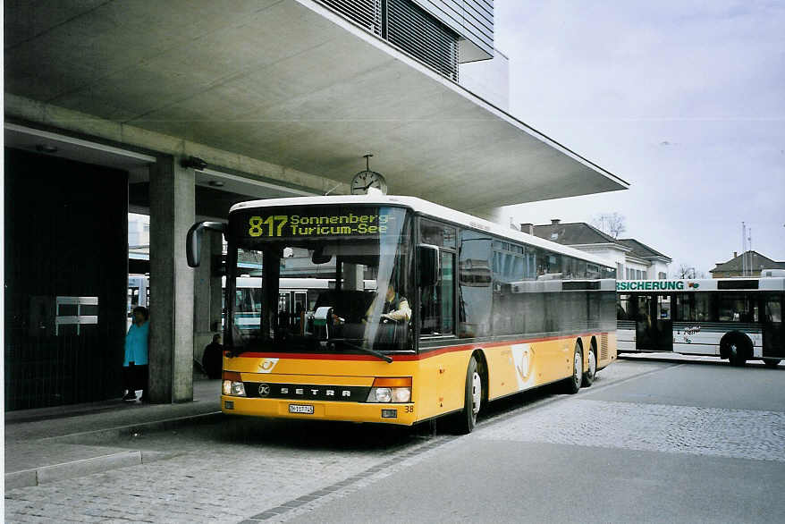 (075'831) - Ryffel, Uster - Nr. 38/ZH 117'745 - Setra am 31. Mrz 2005 beim Bahnhof Uster