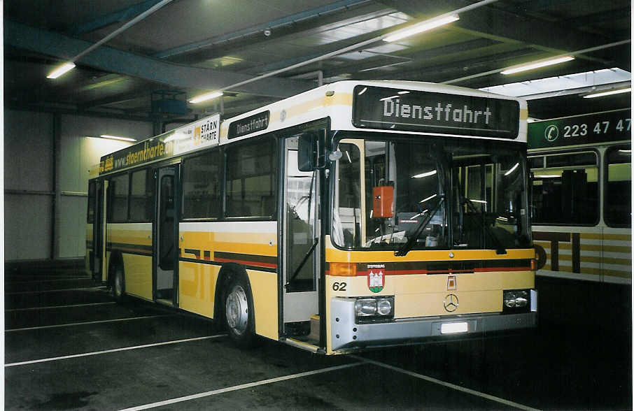 (076'007) - STI Thun - Nr. 62/BE 452'462 - Mercedes/R&J am 9. April 2005 in Thun, Garage