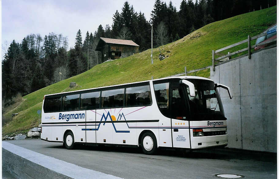 (076'206) - Bergmann, Adelboden - Setra am 18. April 2005 in Adelboden, Garage