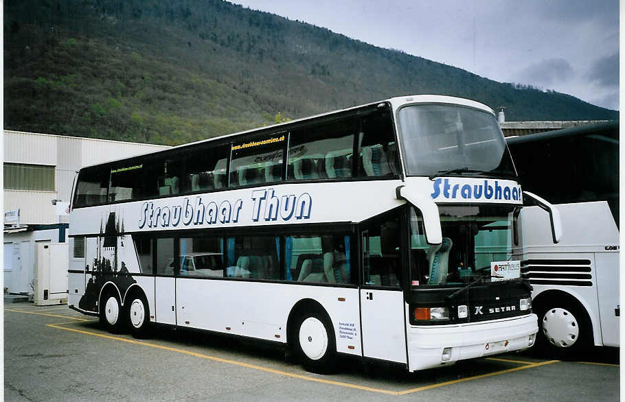 (076'313) - Straubhaar, Thun Nr. 3 - Setra am 23. April 2005 in Biel, Rattinbus