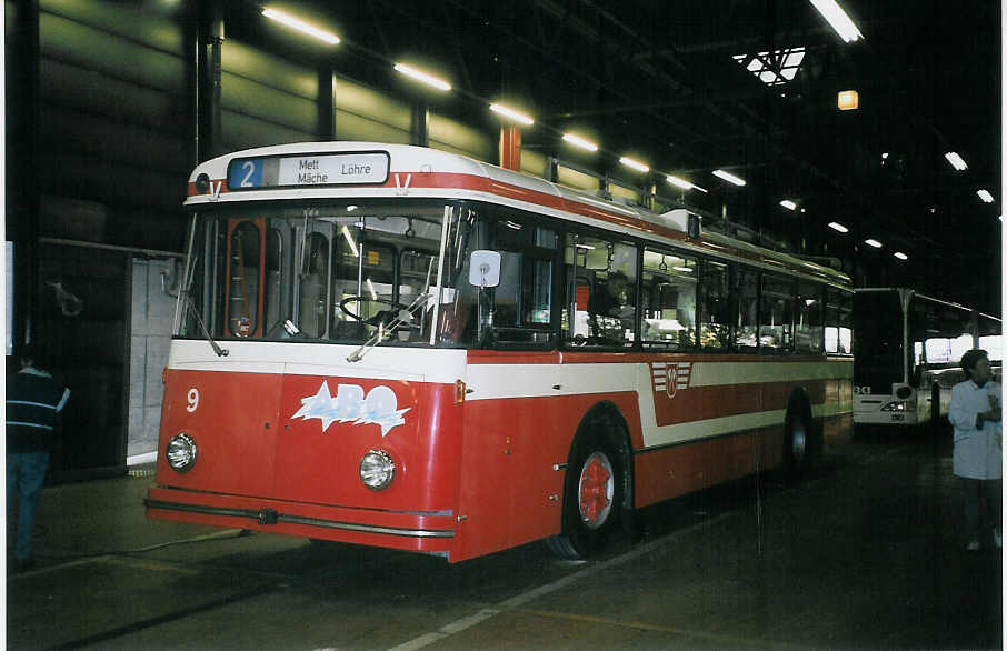 (076'332) - VB Biel (TVB+TVS) - Nr. 9 - FBW/R&J Trolleybus am 23. April 2005 in Biel, Depot