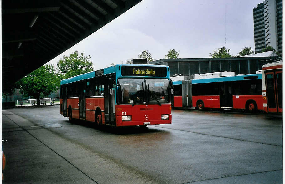 (076'407) - VB Biel - Nr. 118/BE 512'118 - Mercedes am 23. April 2005 in Biel, Zeughaus