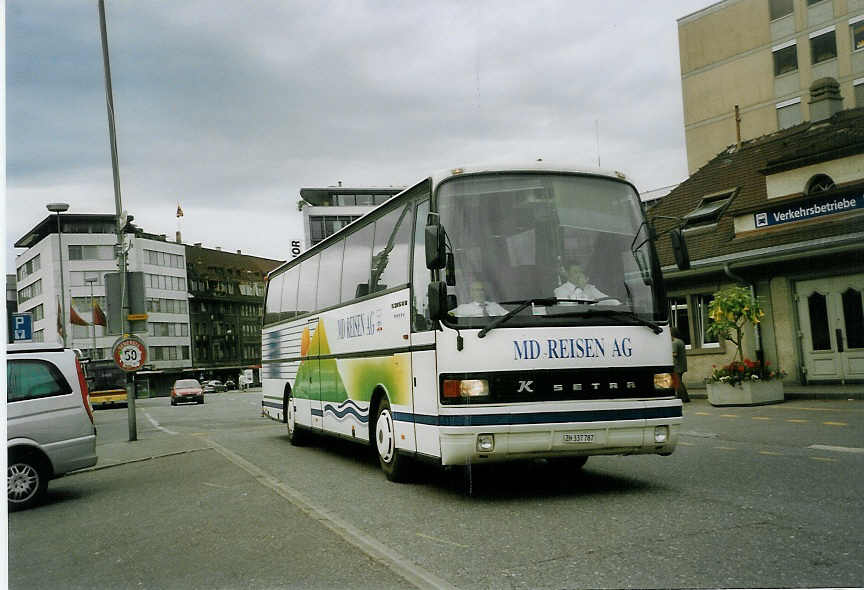 (077'325) - MD Reisen, Zrich - ZH 337'787 - Setra am 5. Juni 2005 beim Bahnhof Thun