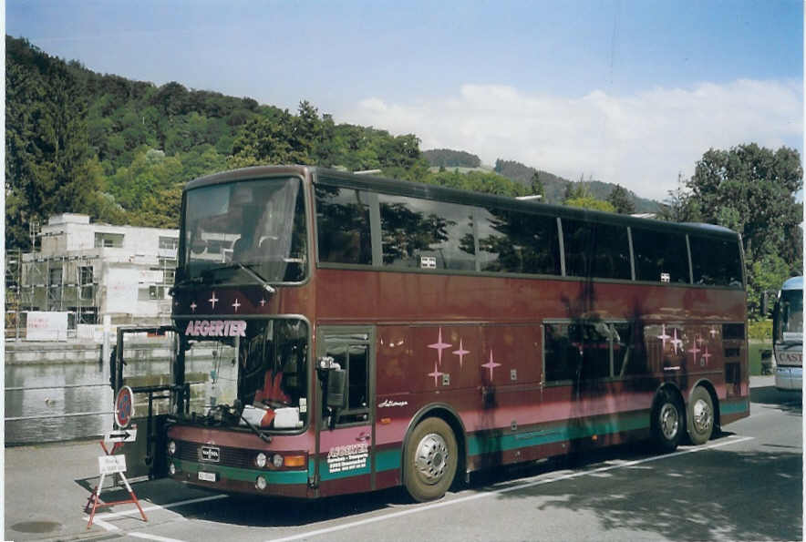 (077'401) - Aegerter, Hunzenschwil - AG 15'990 - Van Hool am 11. Juni 2005 bei der Schifflndte Thun