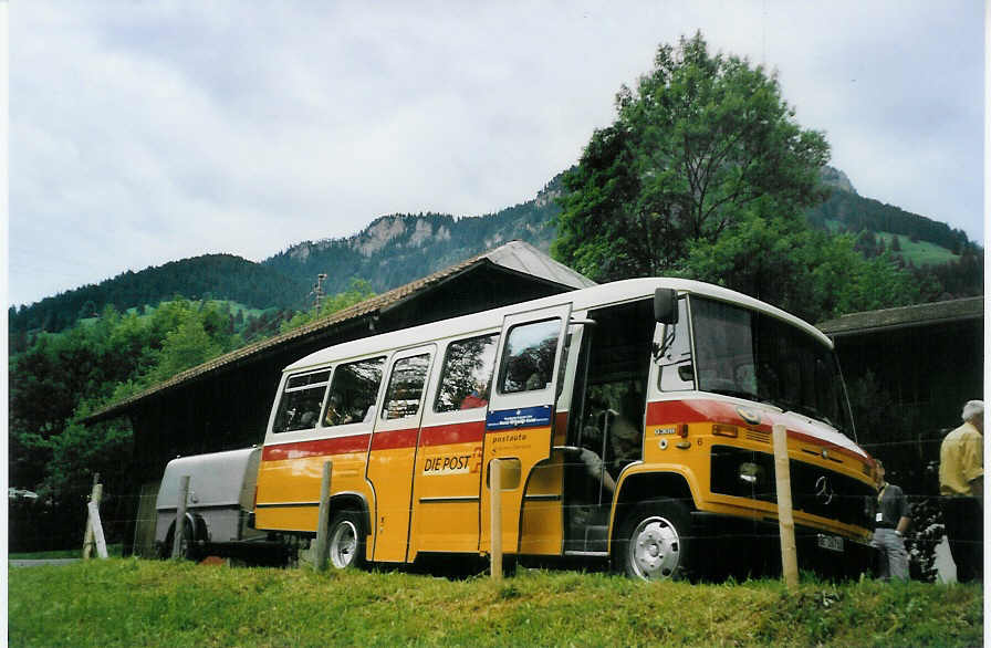 (078'027) - Portenier, Adelboden - Nr. 6/BE 26'710 - Mercedes (ex Geiger, Adelboden Nr. 6) am 25. Juni 2005 in Kiental, Garage