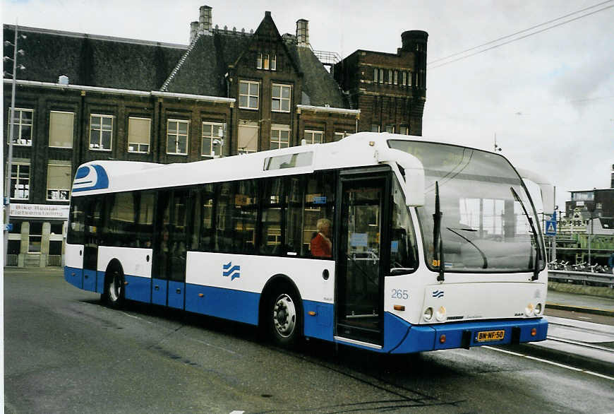 (078'707) - GVB Amsterdam - Nr. 265/BN-NF-50 - DAF/Berkhof am 20. Juli 2005 beim Bahnhof Amsterdam