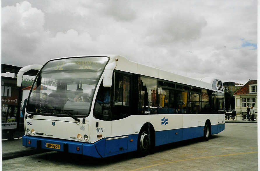 (078'729) - GVB Amsterdam - Nr. 165/BH-JG-21 - DAF/Berkhof am 20. Juli 2005 beim Bahnhof Amsterdam