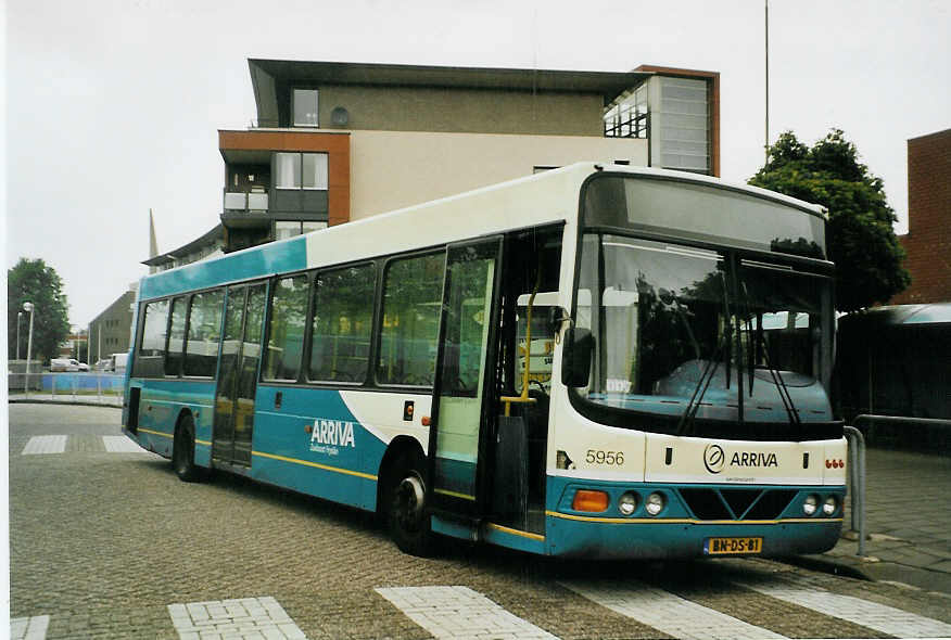 (078'828) - ARRIVA - Nr. 5956/BN-DS-81 - Wright am 21. Juli 2005 in Drachten, Busstation