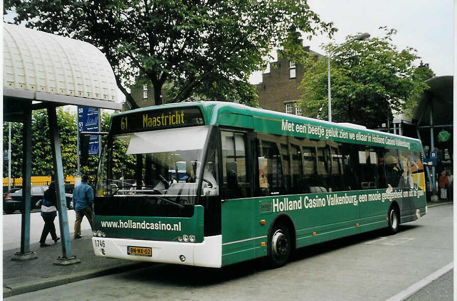 (079'016) - Hermes, Kampen - Nr. 1746/BN-NX-02 - VDL Berkhof am 23. Juli 2005 beim Bahnhof Maastricht