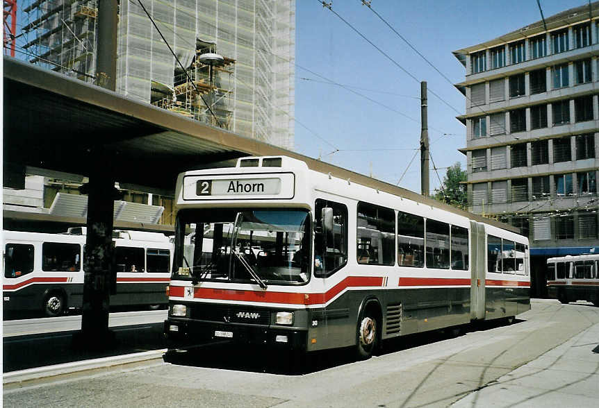 (079'204) - VBSG St. Gallen - Nr. 243/SG 198'243 - NAW/Hess am 28. Juli 2005 beim Bahnhof St. Gallen