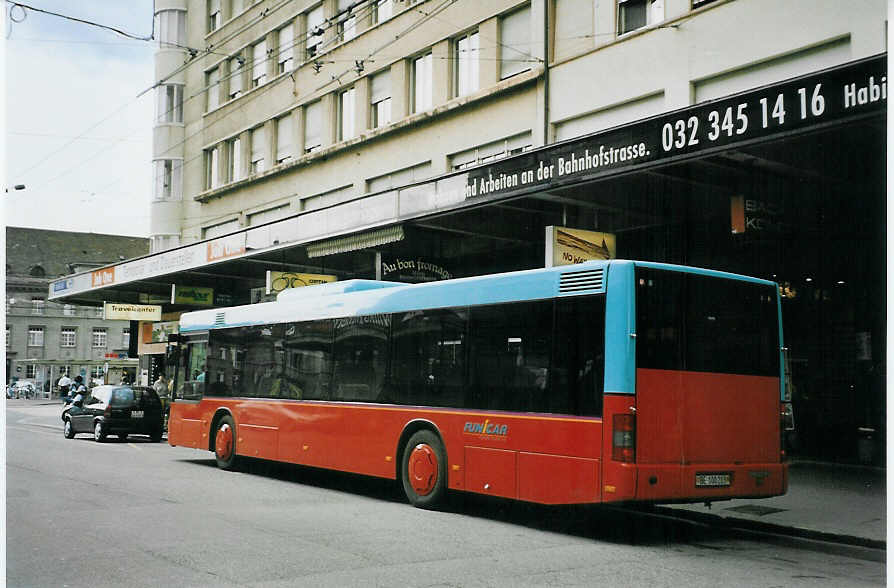 (079'411) - Funi-Car, Biel - Nr. 3/BE 100'203 - MAN am 13. August 2005 beim Bahnhof Biel