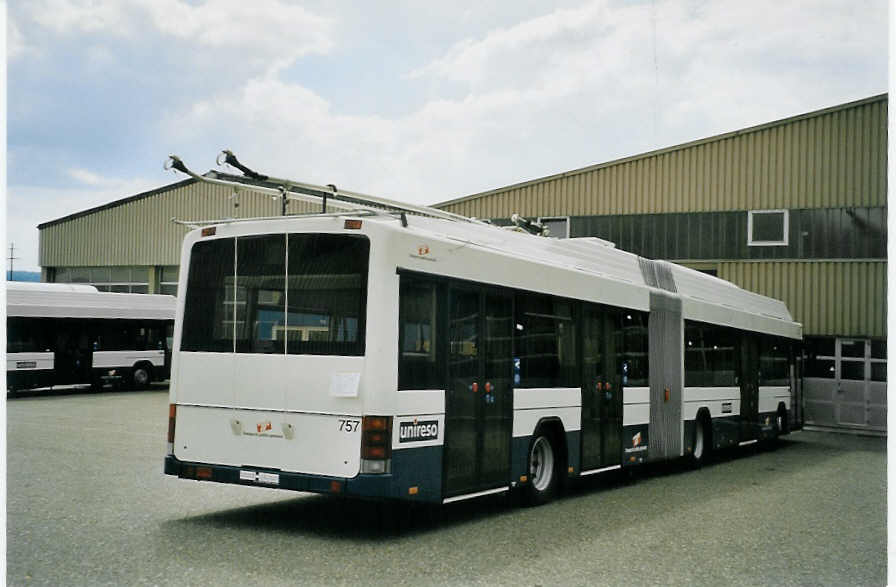 (079'433) - TPG Genve - Nr. 757 - Hess/Hess Gelenktrolleybus am 13. August 2005 in Bellach, Hess