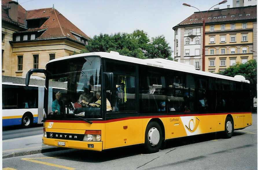 (080'005) - CarPostal Jura-Jura bernois-Neuchtel - NE 101'619 - Setra am 27. August 2005 beim Bahnhof La Chaux-de-Fonds