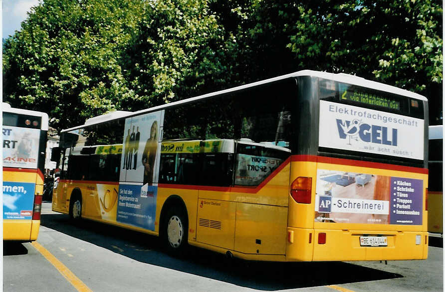 (080'527) - PostAuto Berner Oberland - BE 614'044 - Mercedes am 25. September 2005 beim Bahnhof Interlaken West