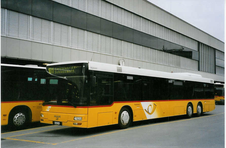 (080'617) - PostAuto Bern-Freiburg-Solothurn - Nr. 651/BE 601'341 - MAN am 1. Oktober 2005 in Bern, Postautostation