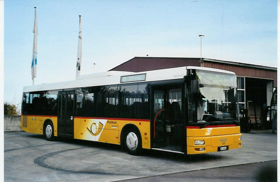 (081'209) - Kuhn, Merenschwand - AG 18'248 - MAN am 20. Oktober 2005 in Horgen, Neoplan