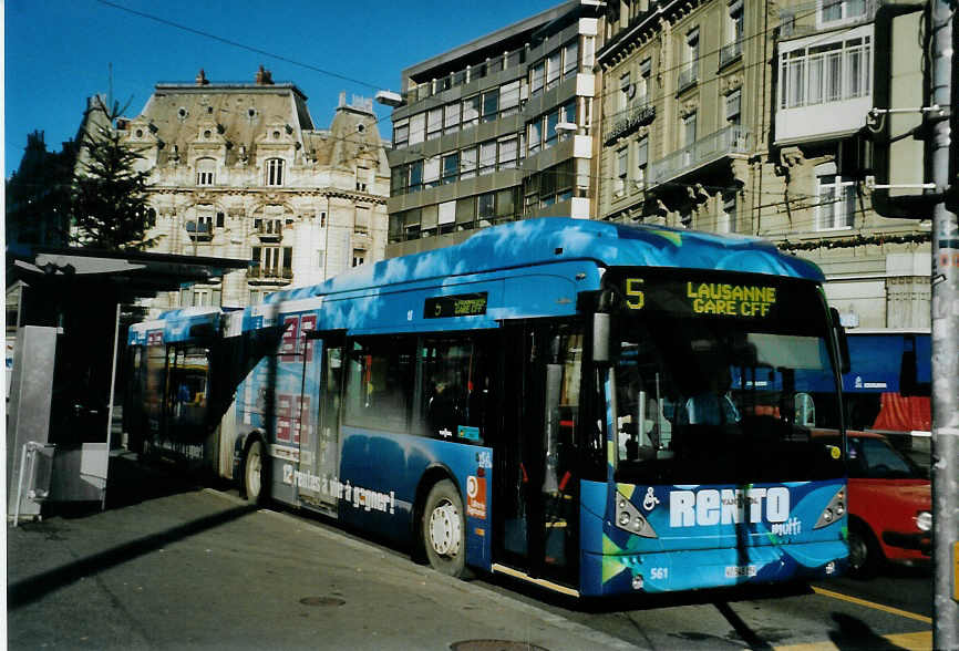 (081'910) - TL Lausanne - Nr. 561/VD 545'159 - Van Hool am 18. Dezember 2005 in Lausanne, Bel-Air