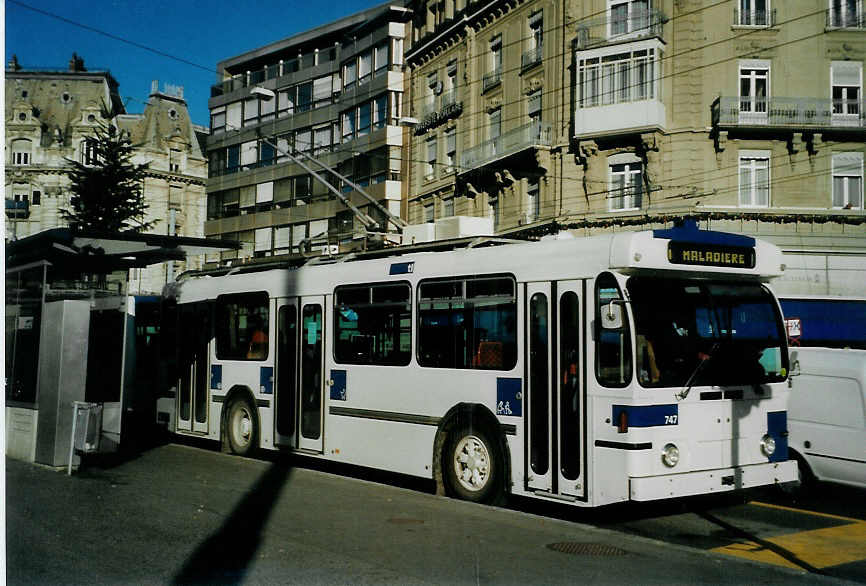 (081'914) - TL Lausanne - Nr. 747 - FBW/Hess Trolleybus am 18. Dezember 2005 in Lausanne, Bel-Air