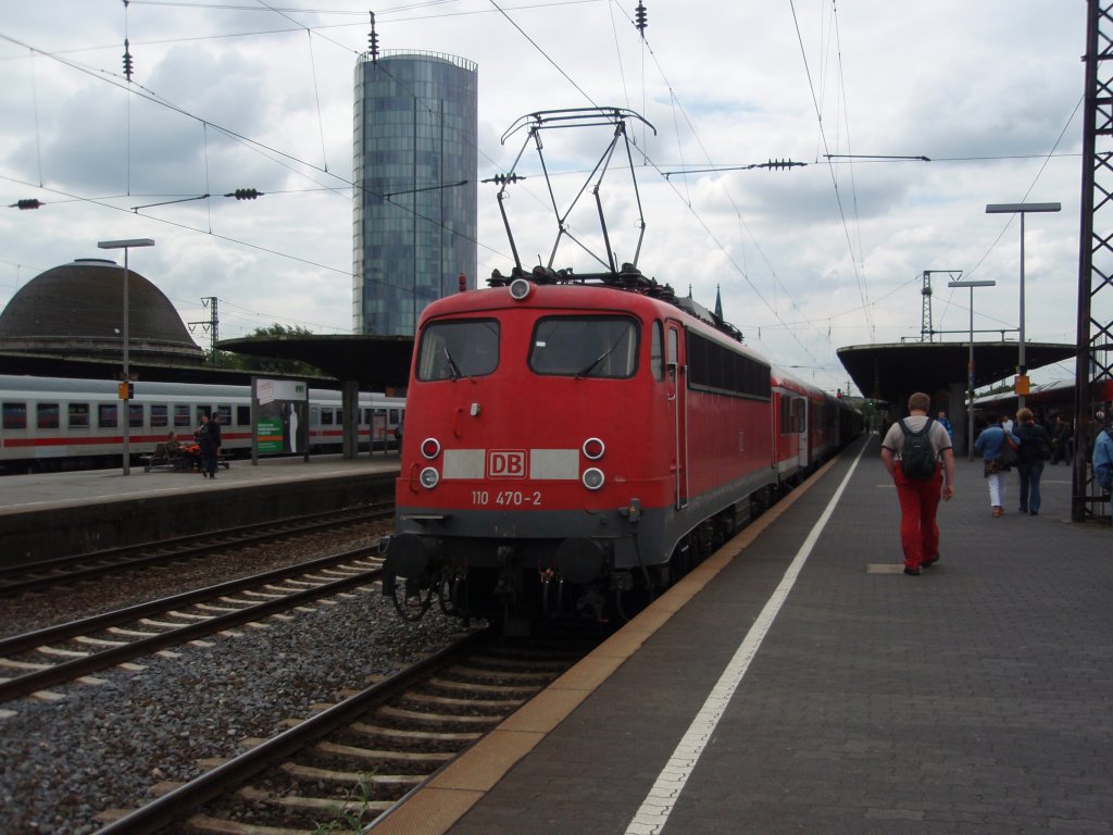 110 470 als RB 48 Wuppertal Hbf - Bonn-Mehlem in Kln Messe/Deutz. 22.06.2009
