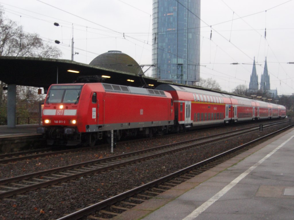 146 011 als RE 1 Aachen Hbf - Hamm (Westf.) in Kln Messe/Deutz. 12.12.2009