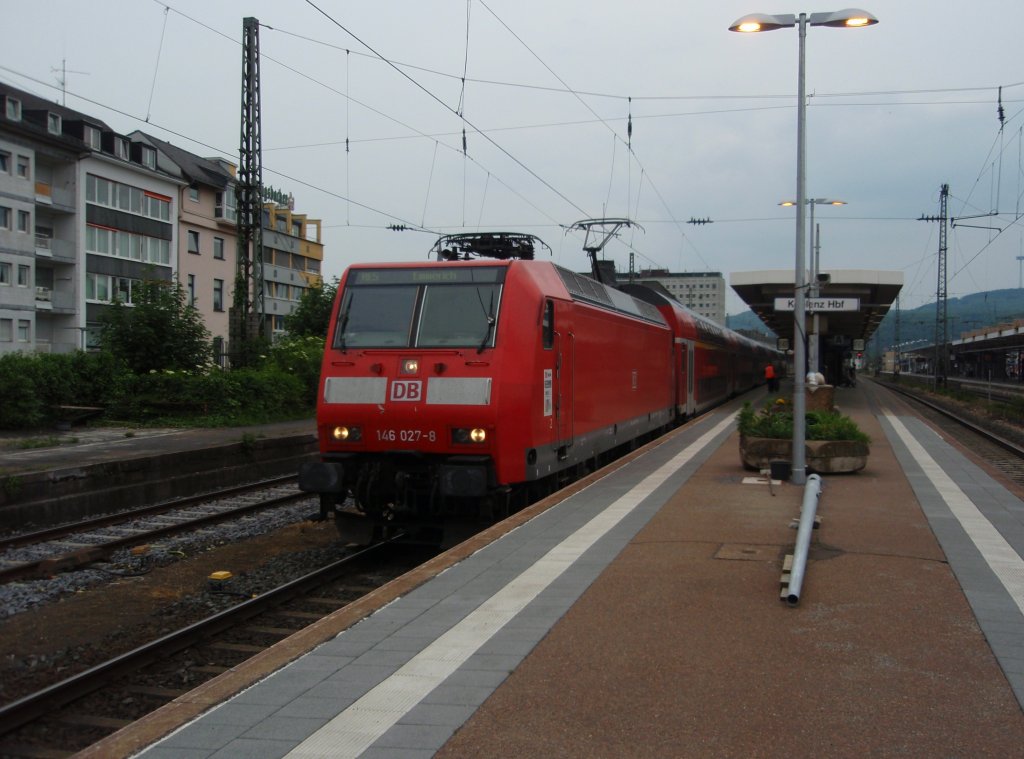 146 027 als RE 5 nach Emmerich in Koblenz Hbf. 29.05.2010