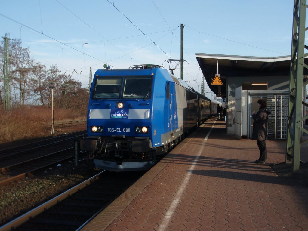 185 CL-008 als RE 13 Ersatzverkehr der eurobahn Hamm (Westf.) - Mnchengladbach Hbf bei der Einfahrt in Neuss Hbf. 06.02.2010