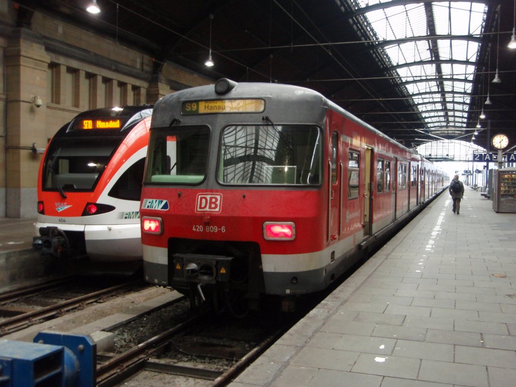 420 809 als S 9 nach Hanau Hbf in Wiesbaden Hbf. 21.01.2012