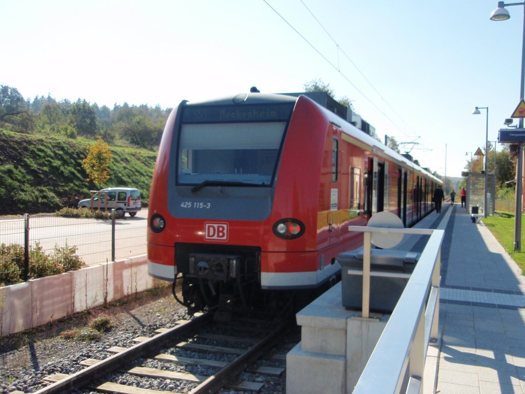 425 115 als S 51 aus Meckesheim in Aglasterhausen. 09.10.2010